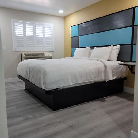Quality Inn Victorville - Hesperia I-15 Экстерьер фото