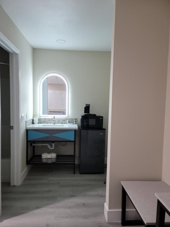 Quality Inn Victorville - Hesperia I-15 Экстерьер фото