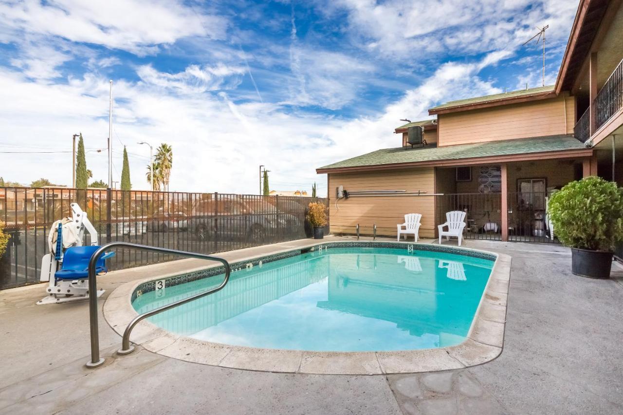 Quality Inn Victorville - Hesperia I-15 Экстерьер фото